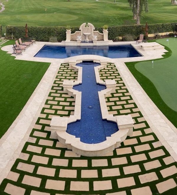 artificial grass and backyard putting green in FL